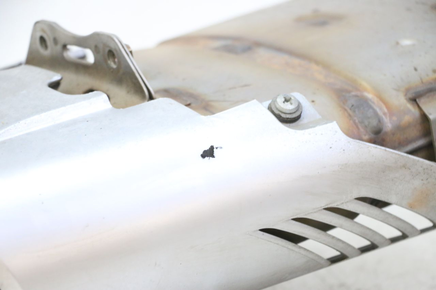 photo de ESCAPE YAMAHA FZ6 FAZER S2 600 (2007 - 2011) - Detalle de la pieza