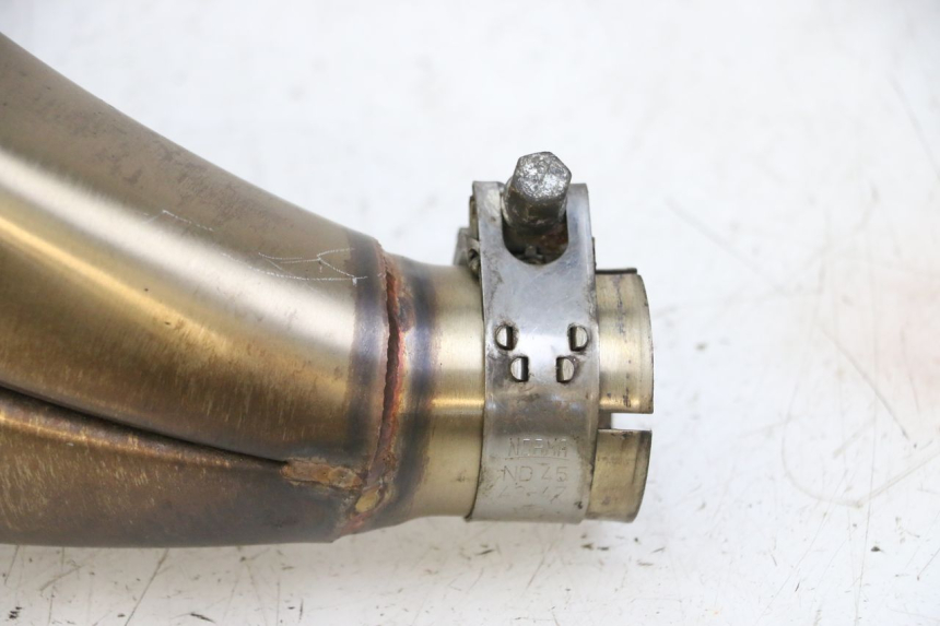 photo de ESCAPE SUZUKI GSR 750 (2011 - 2017) - Detalles de los puntos de fijación