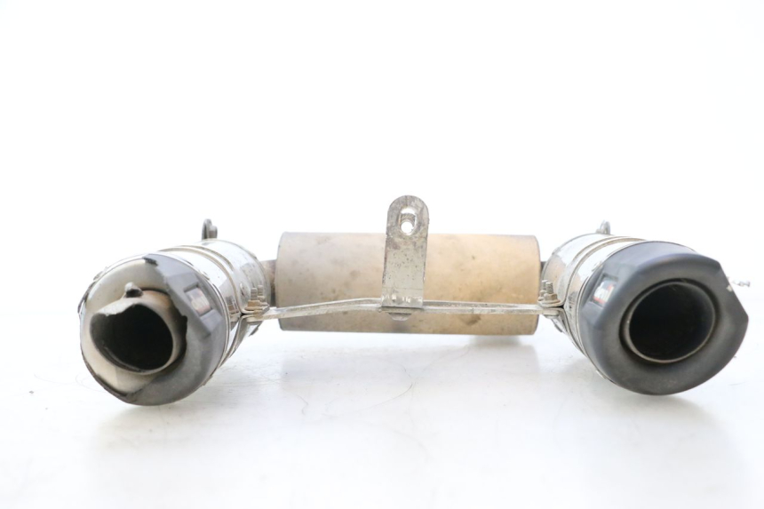 photo de ESCAPE SUZUKI GSR 600 (2005 - 2012) - Detalle de la pieza