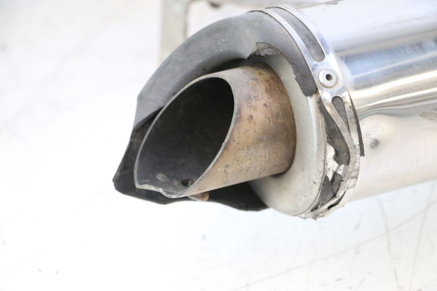 photo de ESCAPE SUZUKI GSR 600 (2005 - 2012) - Detalles de los puntos de fijación