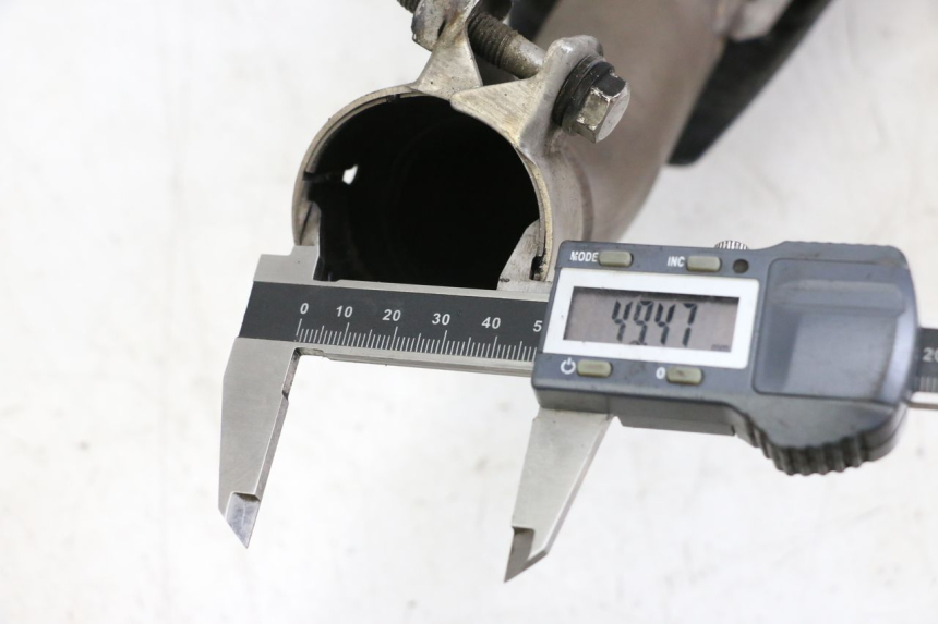 photo de ESCAPE HUSQVARNA SVARTPILEN 401 (2018 - 2023) - Detalle de la pieza