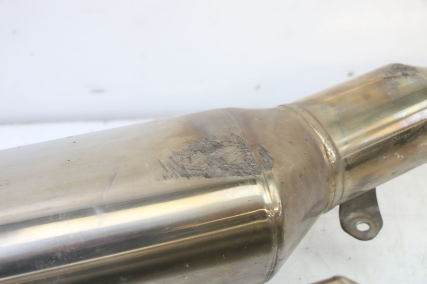 photo de ESCAPE HONDA ST PAN EUROPEAN 1300 (2002 - 2013) - Primer plano técnico