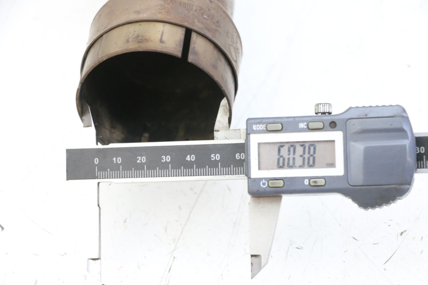 photo de ESCAPE YAMAHA FZ1 FAZER 1000 (2007 - 2009) - Detalle de la pieza