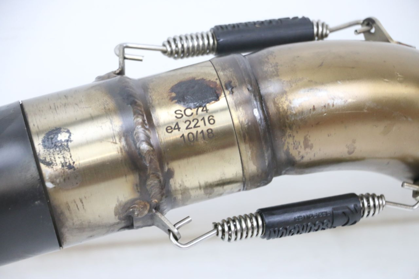 photo de ESCAPE YAMAHA FZ1 FAZER 1000 (2007 - 2009) - Primer plano de alta resolución