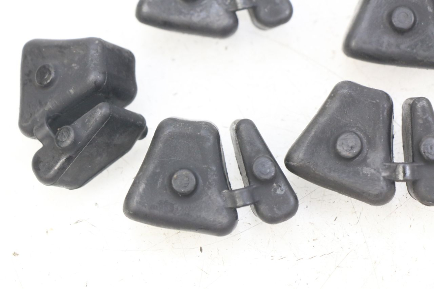 photo de SILENTBLOC CORONA HONDA CB R 1000 (2018 - 2023) - Detalle de la pieza