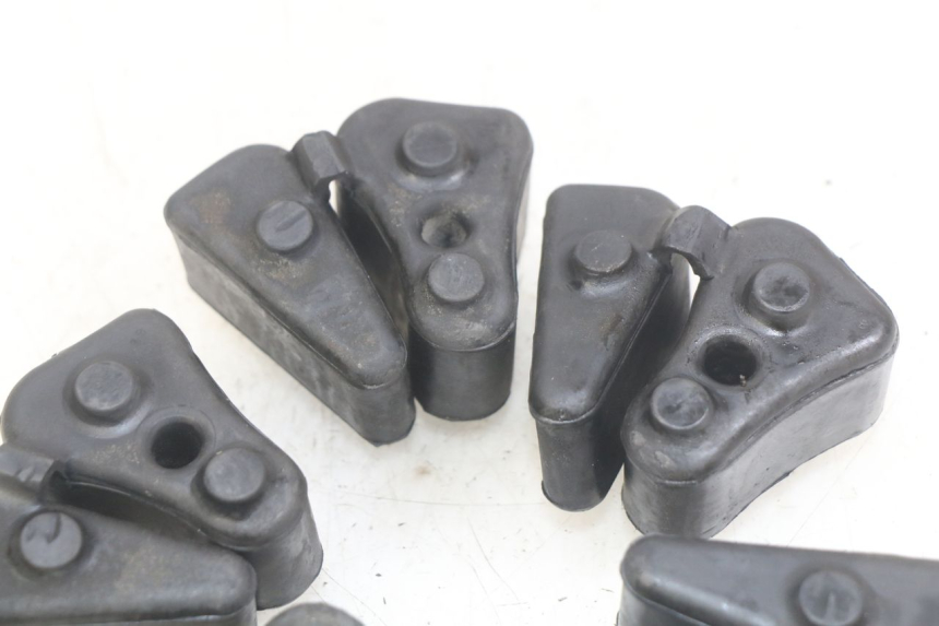 photo de SILENTBLOCK CORONA HONDA CBR F SC25 1000 (1989 - 1992) - Otra perspectiva