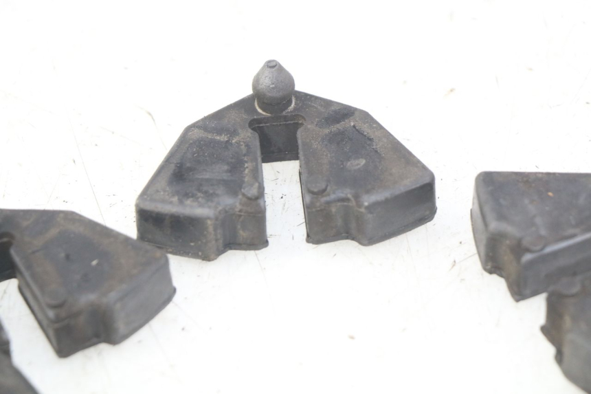 photo de SILENTBLOC CORONA SUZUKI GSX-F GSX  F 1100 (1988 - 1994) - Primer plano técnico