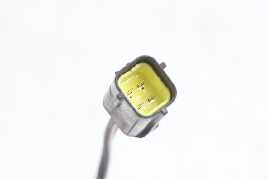 photo de SONDA LAMBDA PEUGEOT SATELIS 125 (2006 - 2009) - Primer plano técnico