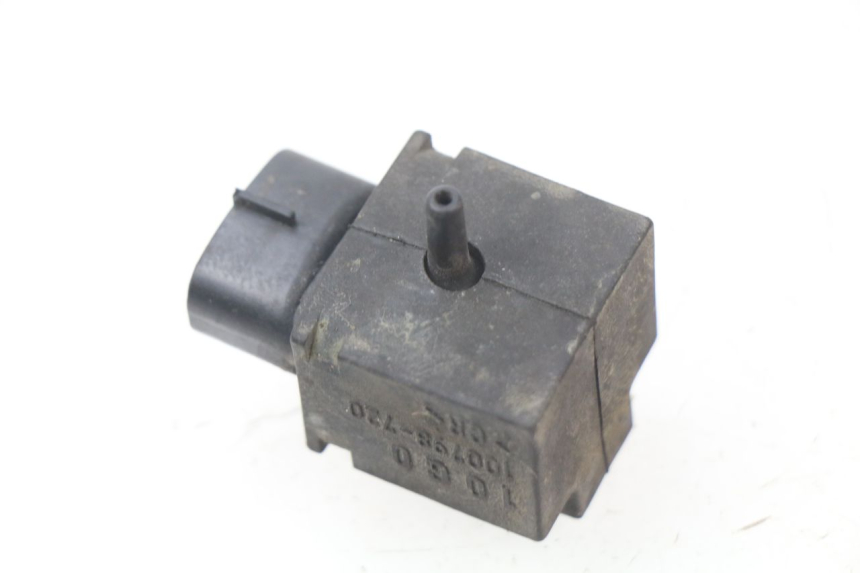 photo de SENSOR DE PRESIÓN DE AIRE SUZUKI BURGMAN 650 (2002 - 2004) - Detalle de la pieza