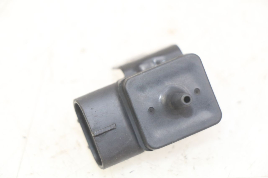 photo de SENSOR DE PRESIÓN DE AIRE SUZUKI BURGMAN 650 (2002 - 2004) - Detalle de la pieza
