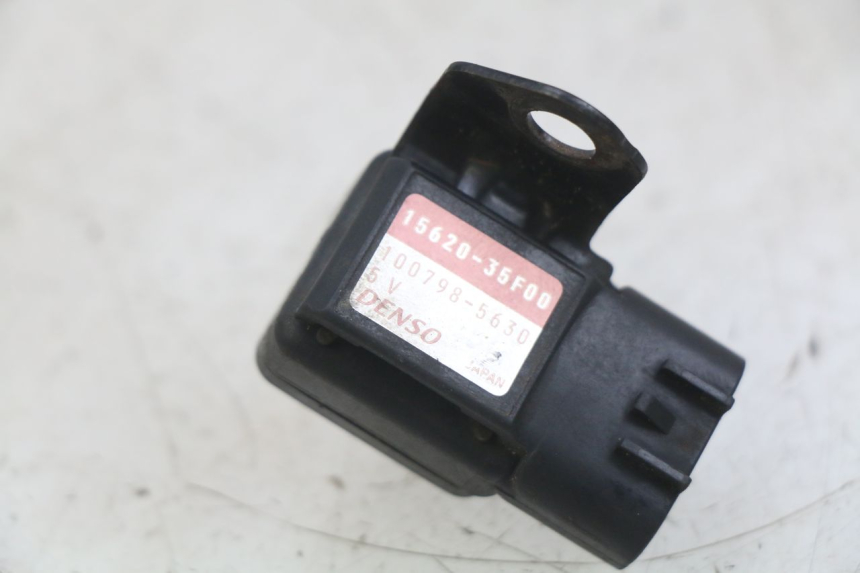 photo de SENSOR DE PRESIÓN DE AIRE SUZUKI BURGMAN 650 (2002 - 2004) - Zoom estado de uso