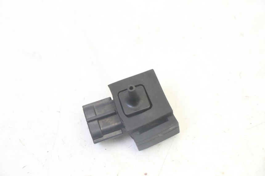 photo de SENSOR DE PRESIÓN DE AIRE SUZUKI BURGMAN 125 (2007 - 2014) - Zoom estado de uso