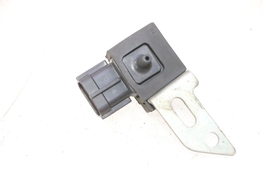 photo de SENSOR DE PRESIÓN DE AIRE SUZUKI BURGMAN 125 (2007 - 2014) - Zoom estado de uso
