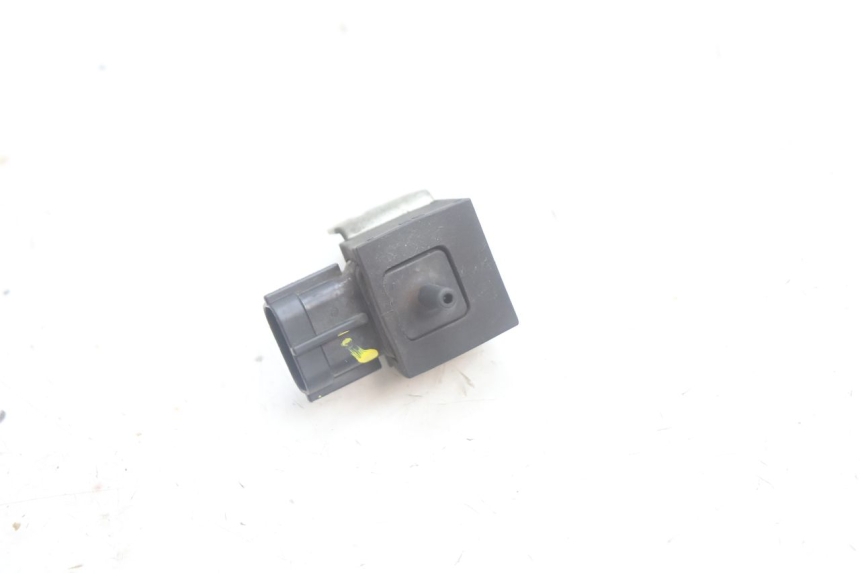 photo de SENSOR PRESION AIRE SUZUKI BURGMAN EXECUTIVE ABS 650 (2006 - 2012) - Vista principal