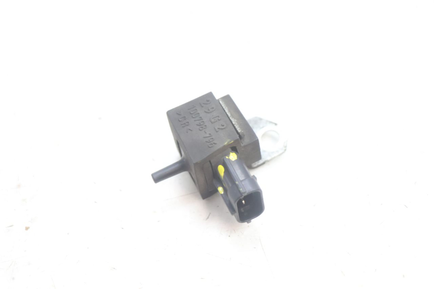 photo de SENSOR PRESION AIRE SUZUKI BURGMAN EXECUTIVE ABS 650 (2006 - 2012) - Zoom estado de uso