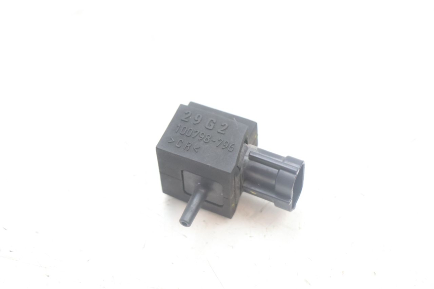 photo de SENSOR PRESION AIRE SUZUKI BURGMAN EXECUTIVE ABS 650 (2006 - 2012) - Zoom estado de uso