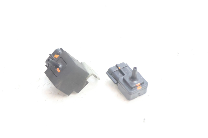 photo de SENSOR PRESION AIRE SUZUKI BURGMAN EXECUTIVE ABS 650 (2006 - 2012) - Detalle de la pieza