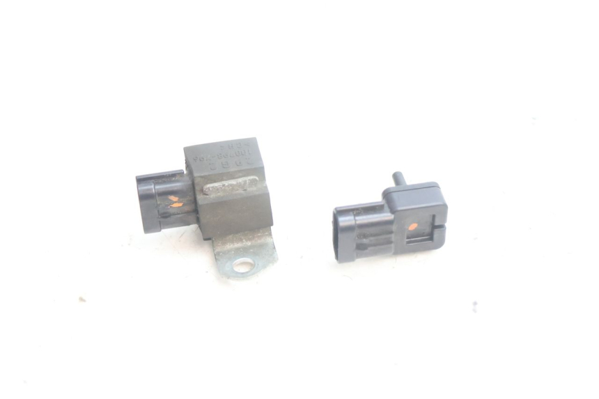 photo de SENSOR PRESION AIRE SUZUKI BURGMAN EXECUTIVE ABS 650 (2006 - 2012) - Zoom estado de uso