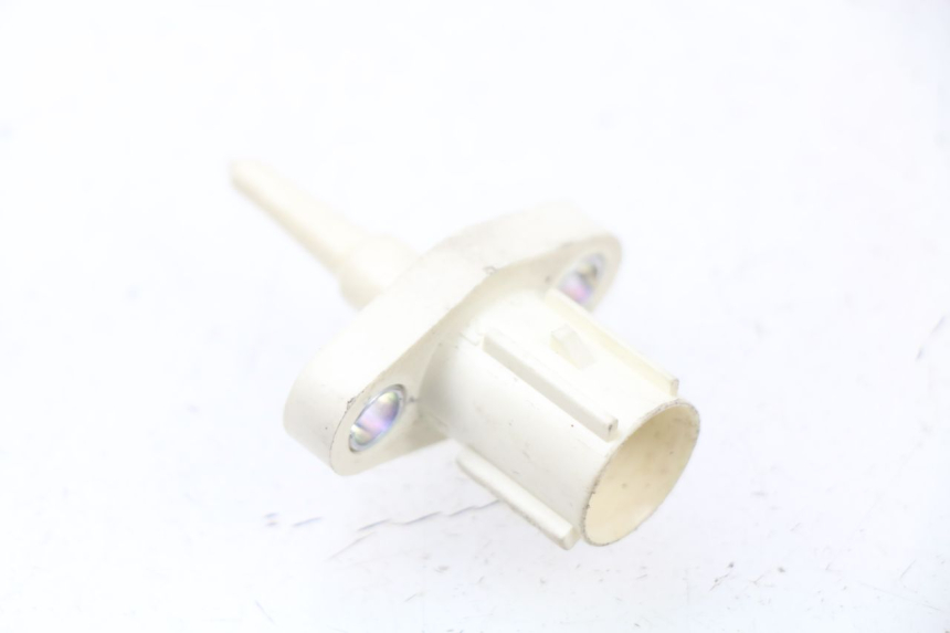 photo de SENSOR PRESION AIRE HONDA CBR RR FIREBLADE 1000 (2006 - 2007) - Zoom estado de uso