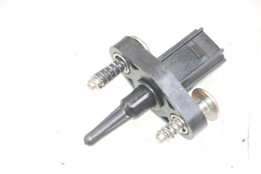 photo de SENSOR DE PRESIÓN DE AIRE HONDA CRF-F CRF F 110 (2019 - 2022) - Zoom estado de uso