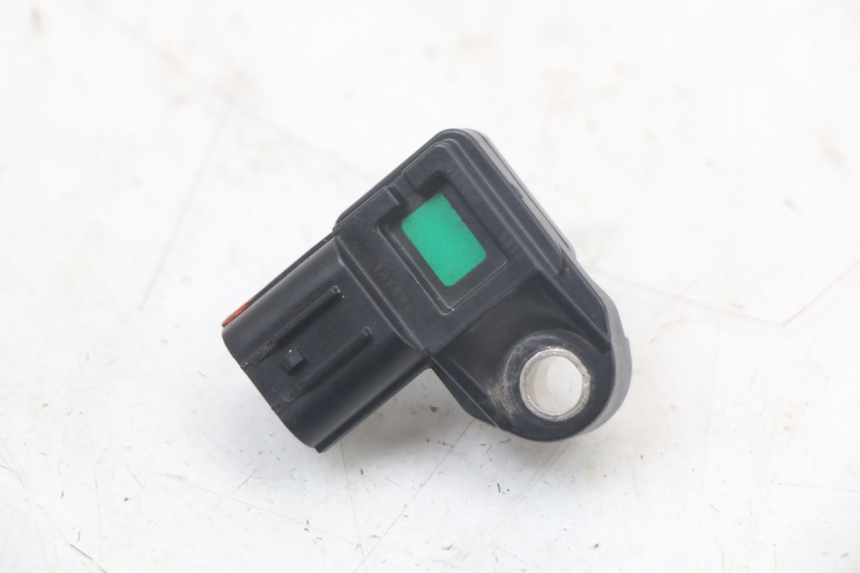 photo de SENSOR DE PRESIÓN DE AIRE YAMAHA FJR ABS 1300 (2006 - 2012) - Primer plano técnico