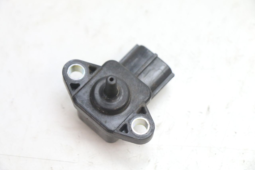 photo de SENSOR PRESION AIRE YAMAHA FJR 1300 (2001 - 2005) - Zoom estado de uso
