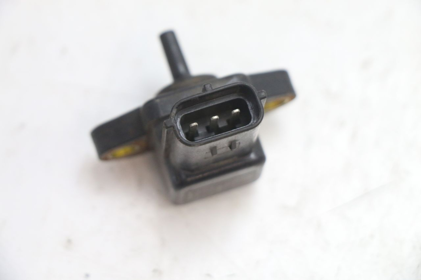 photo de SENSOR PRESION AIRE YAMAHA FJR 1300 (2001 - 2005) - Otra perspectiva