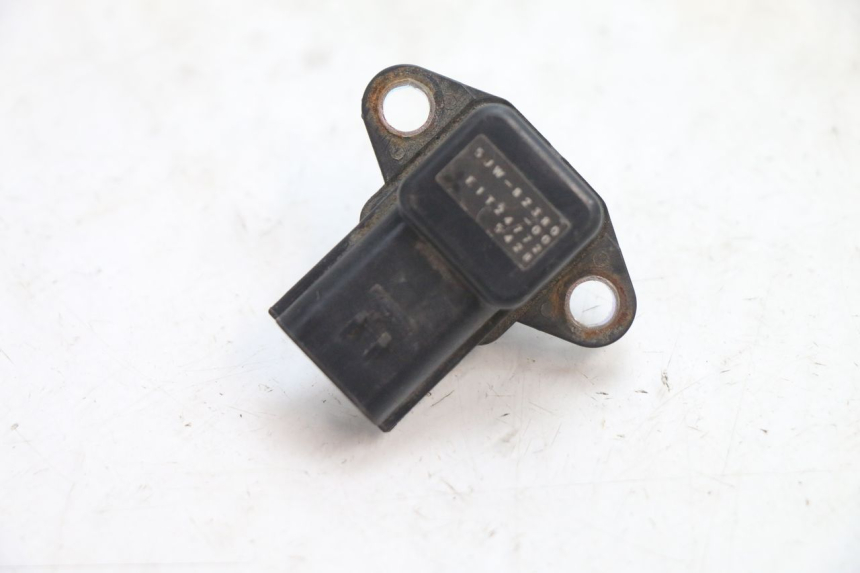 photo de SENSOR PRESION AIRE YAMAHA FJR 1300 (2001 - 2005) - Primer plano técnico