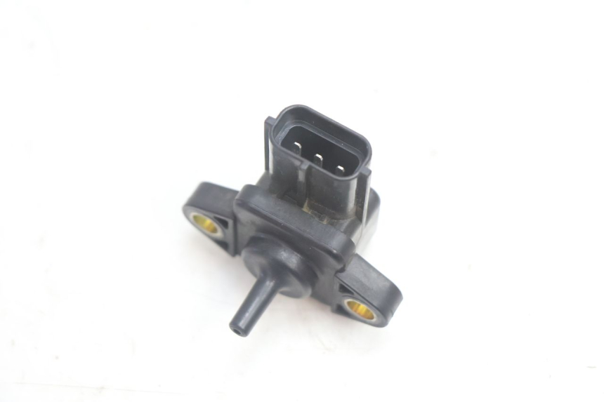 photo de SENSOR PRESION AIRE YAMAHA FJR 1300 (2001 - 2005) - Otra perspectiva