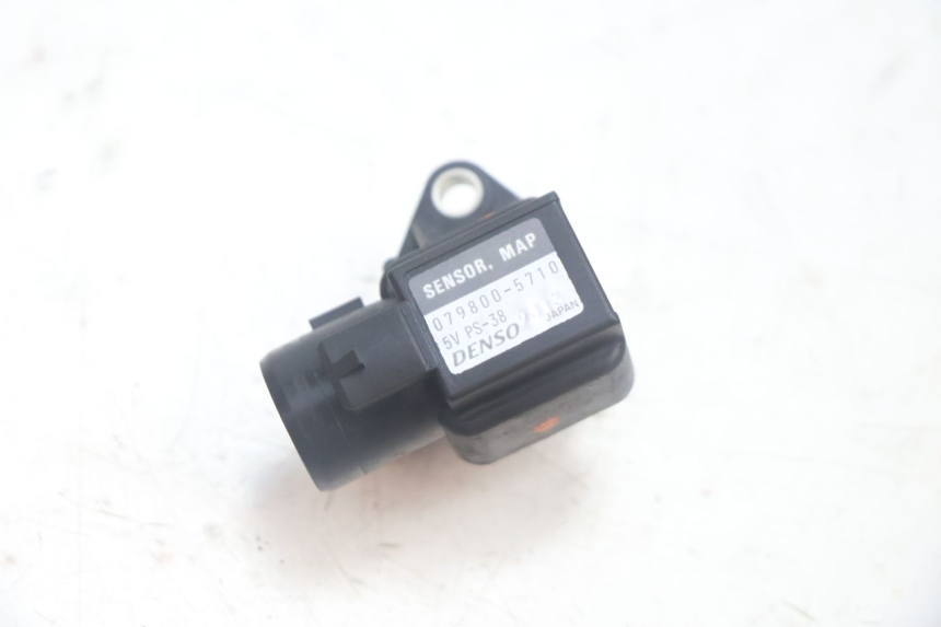photo de SENSOR DE PRESIÓN DE AIRE HONDA FJS SILVER WING SILVERWING 400 (2005 - 2008) - Zoom estado de uso