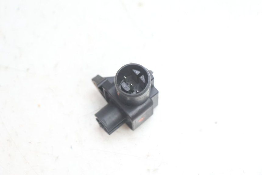 photo de SENSOR DE PRESIÓN DE AIRE HONDA FJS SILVER WING SILVERWING 400 (2005 - 2008) - Otra perspectiva