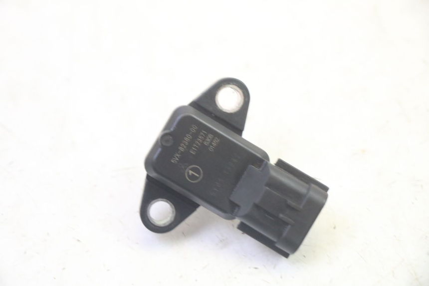photo de SENSOR PRESION AIRE YAMAHA FZ6 N FAZER 600 (2004 - 2006) - Primer plano técnico