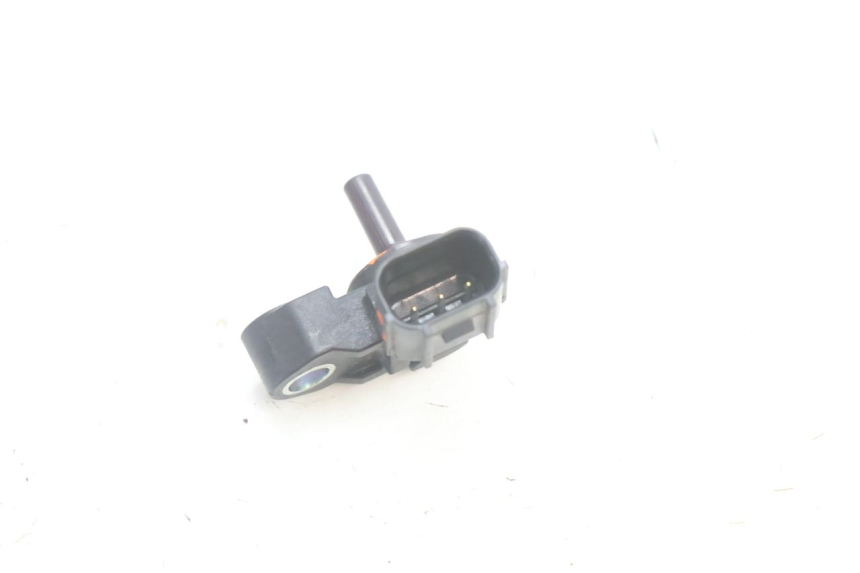 photo de SENSOR PRESION AIRE YAMAHA FZ8 800 (2010 - 2016) - Primer plano técnico