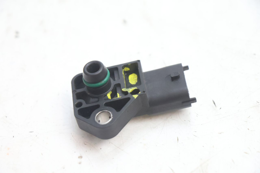 photo de SENSOR DE PRESIÓN DE AIRE GILERA GP 800 (2007 - 2013) - Zoom estado de uso
