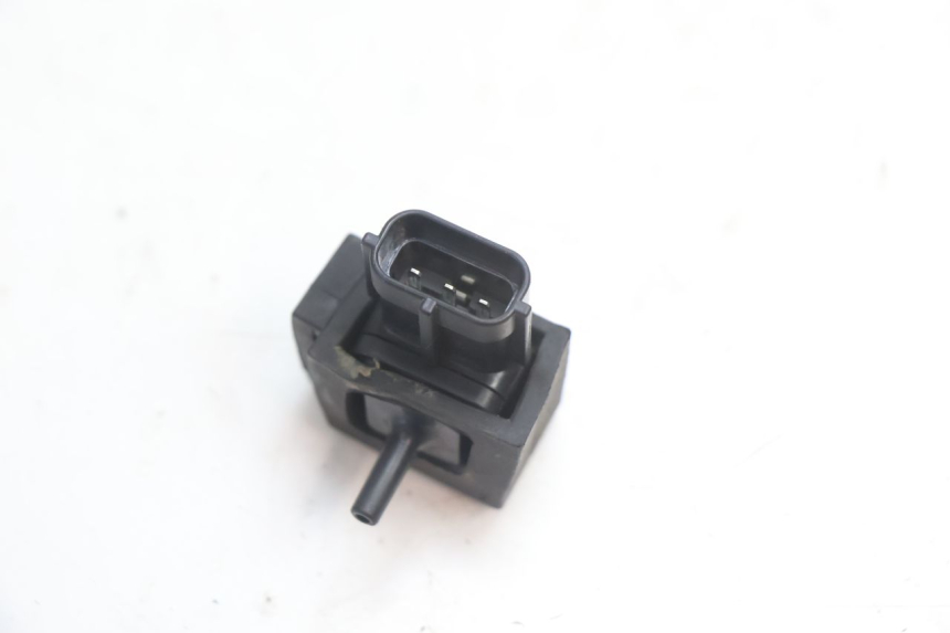 photo de SENSOR PRESION AIRE SUZUKI GSR 600 (2005 - 2012) - Otra perspectiva