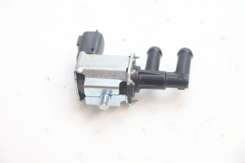photo de SENSOR PRESION AIRE PIAGGIO MP3 HPE 530 (2022 - 2026) - Otra perspectiva