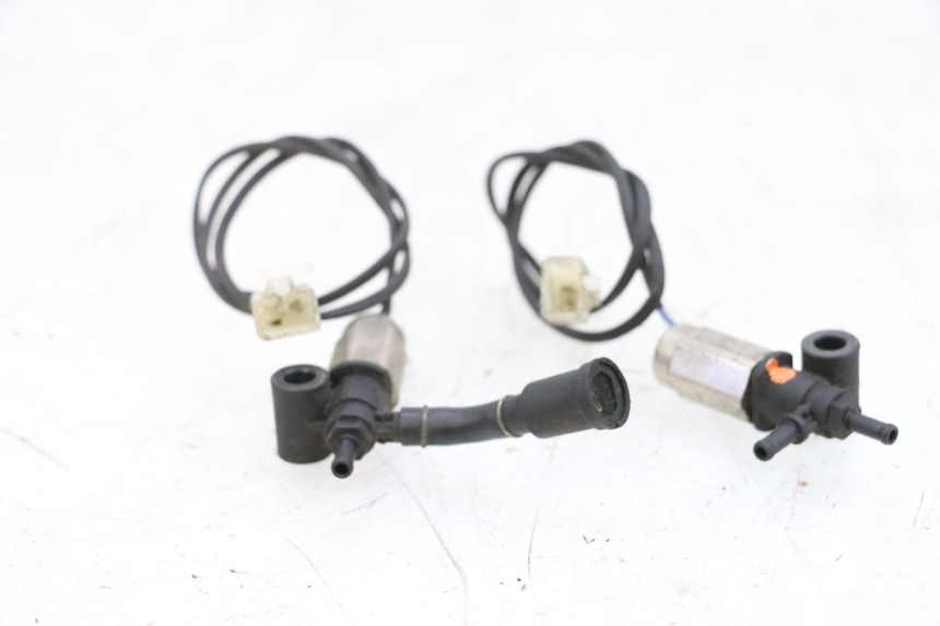 photo de SENSOR DE PRESIÓN DE AIRE SYM ORBIT III 3 4T 50 (2018 - 2021) - Primer plano técnico