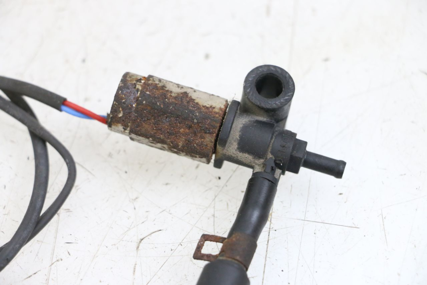 photo de SENSOR PRESION AIRE EUROCKA R8 4T 50 (2013 - 2022) - Primer plano técnico