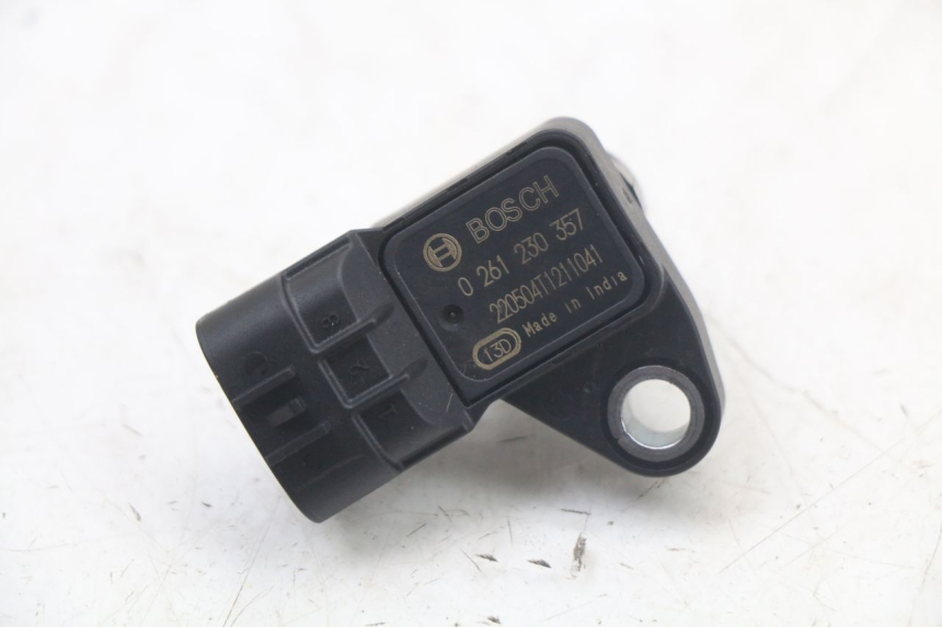 photo de SENSOR PRESION AIRE ROYAL ENFIELD CONTINENTAL GT 650 (2019 - 2024) - Primer plano técnico