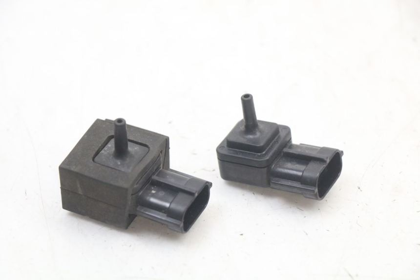 photo de SENSOR DE PRESIÓN DE AIRE SUZUKI GSR 750 (2011 - 2017) - Zoom estado de uso