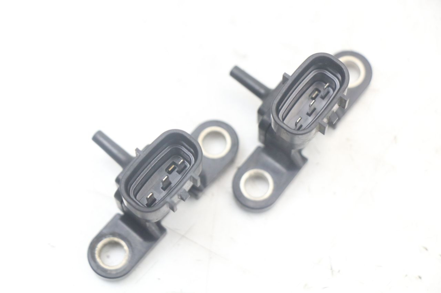 photo de SONDA PRESIÓN DE AIRE YAMAHA TDM ABS 900 (2002 - 2014) - Primer plano técnico