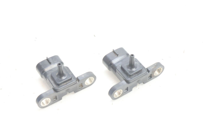 photo de SENSOR PRESION AIRE YAMAHA TDM ABS 900 (2002 - 2014) - Primer plano técnico