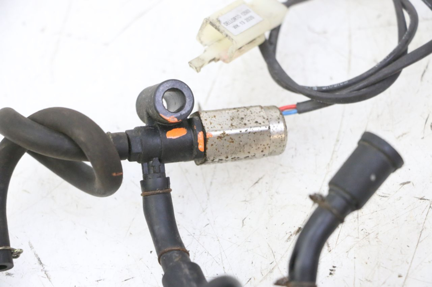 photo de SENSOR DE PRESIÓN DE AIRE PEUGEOT TWEET 4T 50 (2018 - 2022) - Zoom estado de uso