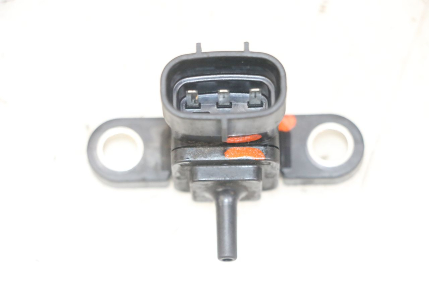 photo de SENSOR DE PRESIÓN DE AIRE YAMAHA X-MAX XMAX 125 (2010 - 2013) - Otra perspectiva