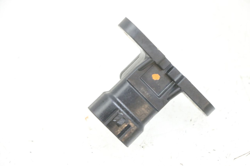 photo de SENSOR DE PRESIÓN DE AIRE YAMAHA XMAX X-MAX 125 (2006 - 2009) - Zoom estado de uso