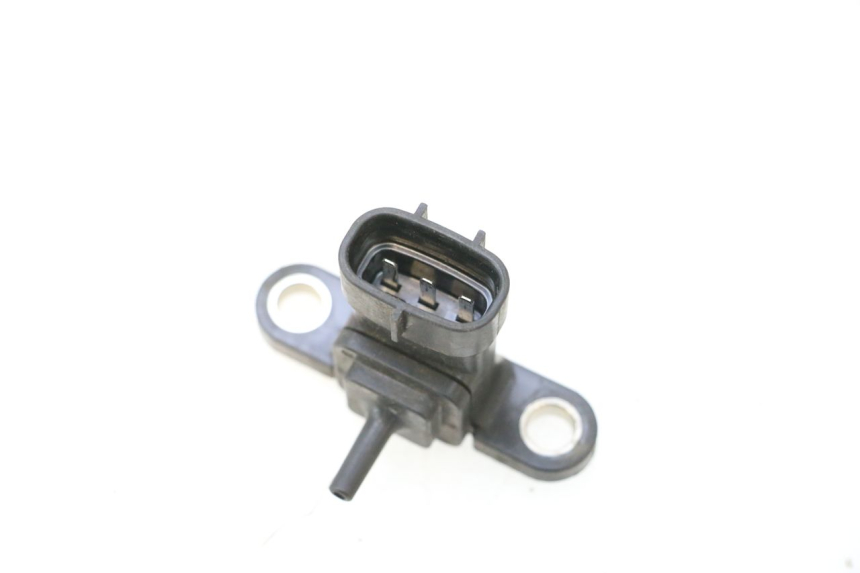 photo de SENSOR DE PRESIÓN DE AIRE YAMAHA X-MAX XMAX 125 (2010 - 2013) - Otra perspectiva