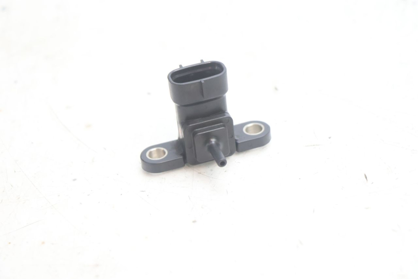 photo de SENSOR DE PRESIÓN DE AIRE YAMAHA XMAX X-MAX 125 (2006 - 2009) - Zoom estado de uso