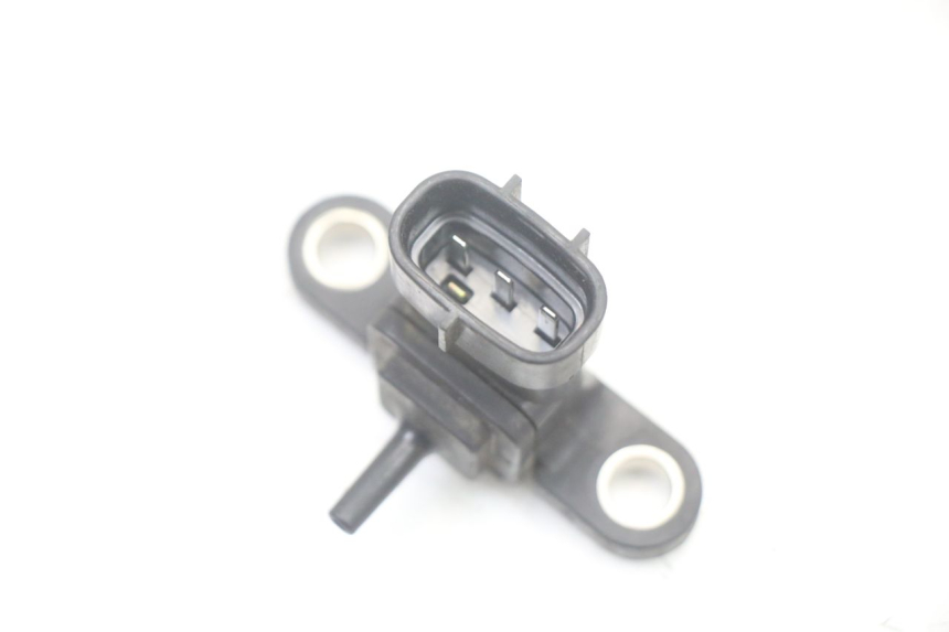 photo de SENSOR PRESION AIRE YAMAHA X-MAX XMAX ABS 250 (2010 - 2014) - Primer plano técnico