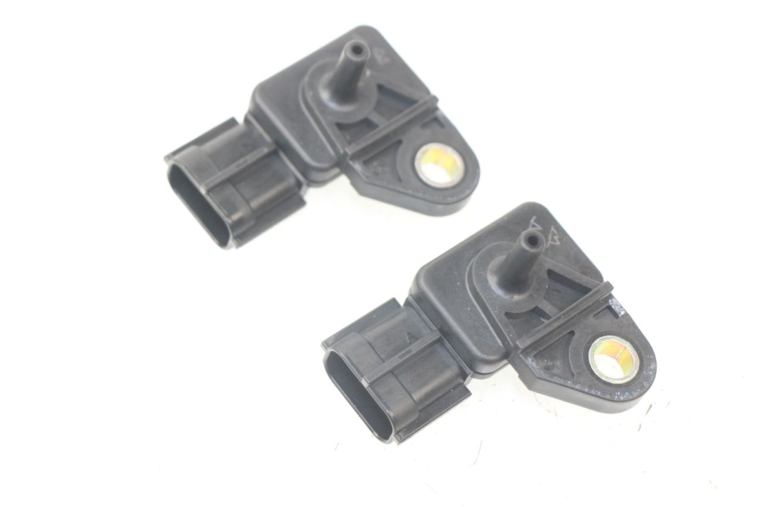 photo de SENSOR PRESION AIRE KAWASAKI ZX-6R ZX6R 636 (2003 - 2004) - Primer plano técnico