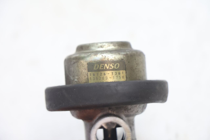 photo de SENSOR PRESION AIRE KAWASAKI ZX-6R ZX6R 600 (2000 - 2002) - Primer plano técnico